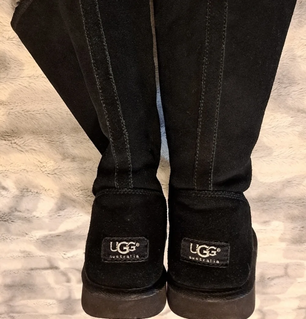 UGG Australia Womens Black Suede Boots   Size 6